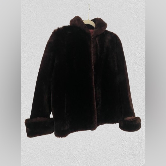 SOLD 1960s vintage, lined faux fur coat - Picture 2 of 4